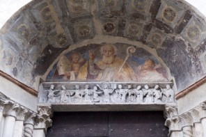 교황 성 힐라리오_photo by Gppaless_on the portal of the former Church of St Hilarius in Piacenza_Italy.jpg